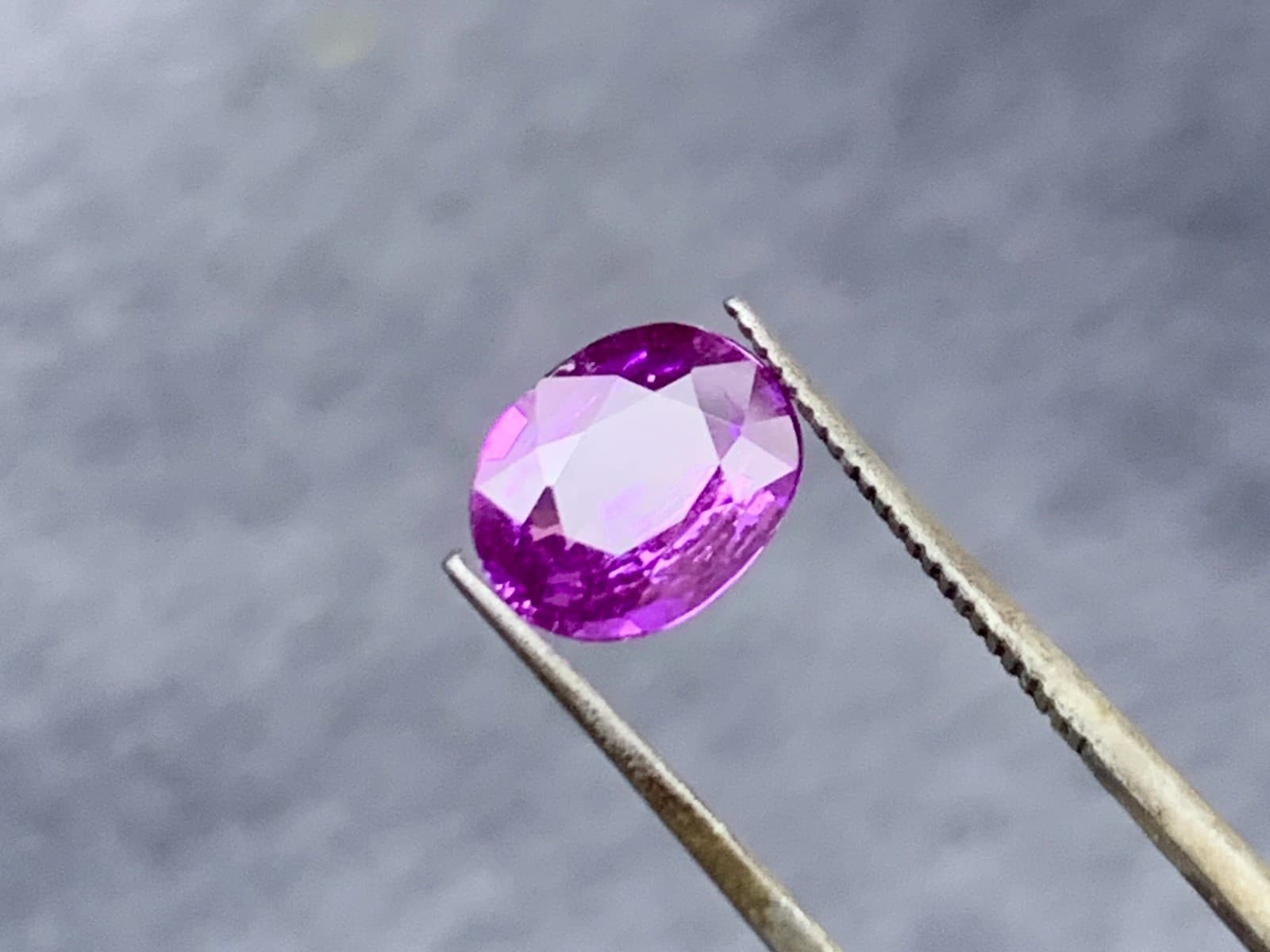 Violet Sapphire 1.7 carat for sale in Beruwala, Sri Lanka
