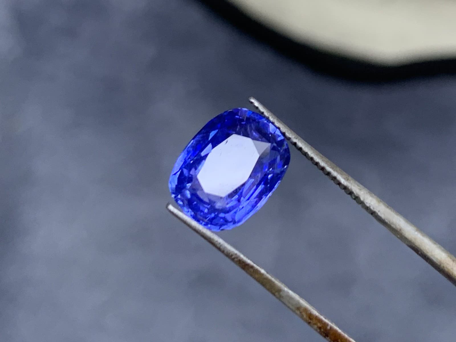 Blue Sapphire 4.25 carat for sale in Beruwala, Sri Lanka