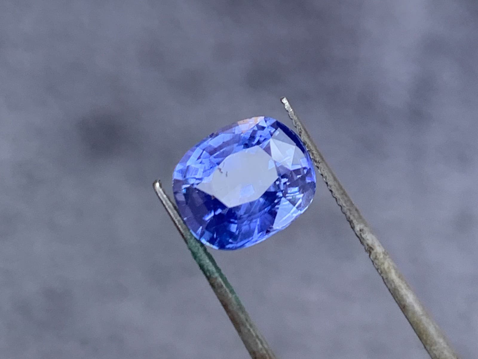 Blue Sapphire 3.91 carat for sale in Beruwala, Sri Lanka