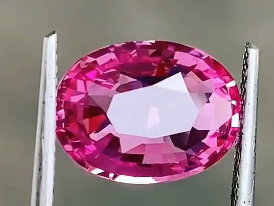 Pink Sapphire 5.5 carat for sale in Beruwala, Sri Lanka